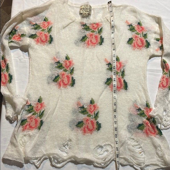 Wildfox White and Pink Floral Sweater - Picture 5 of 14